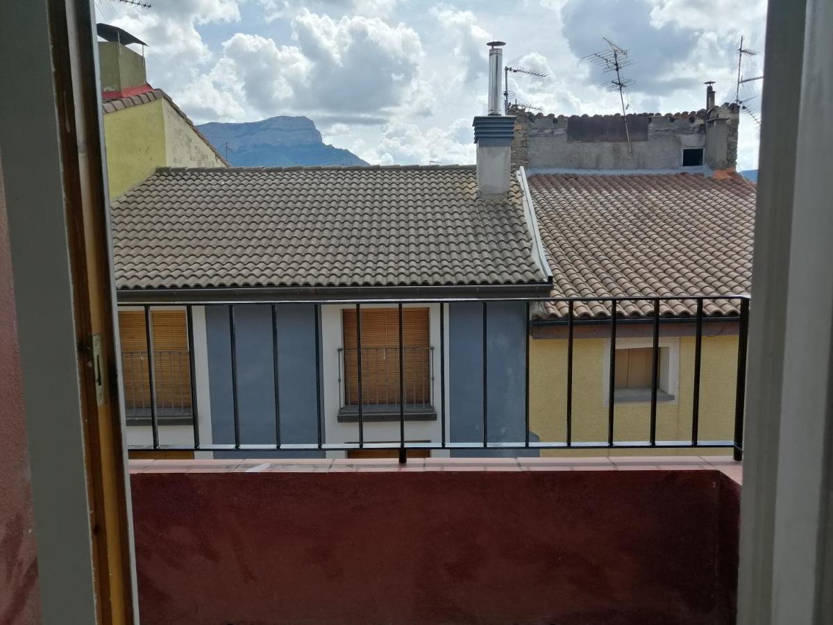 Luminoso, céntrico y silencioso apartamento Jaca Exterior foto