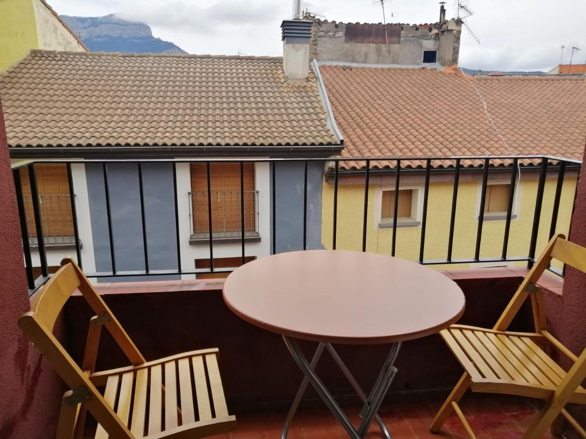 Luminoso, céntrico y silencioso apartamento Jaca Exterior foto
