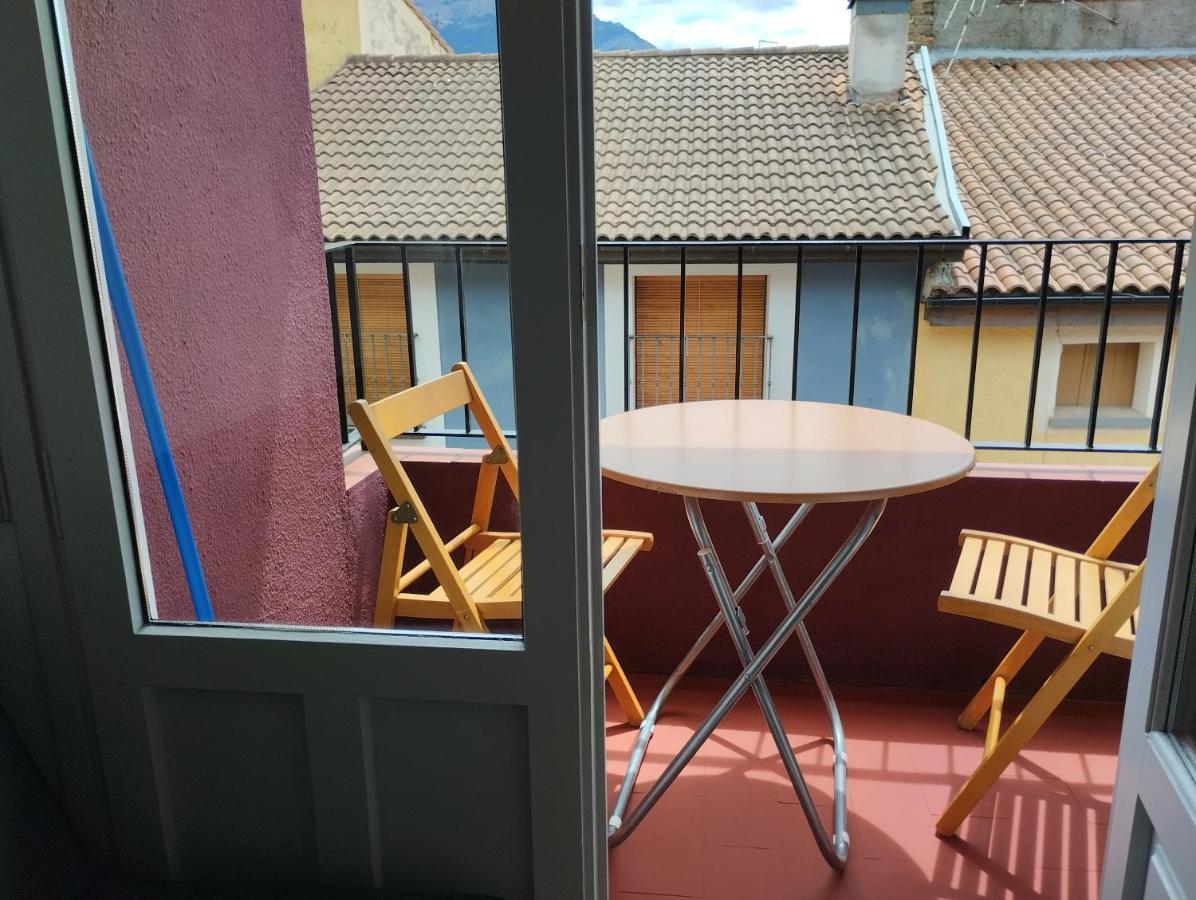 Luminoso, céntrico y silencioso apartamento Jaca Exterior foto